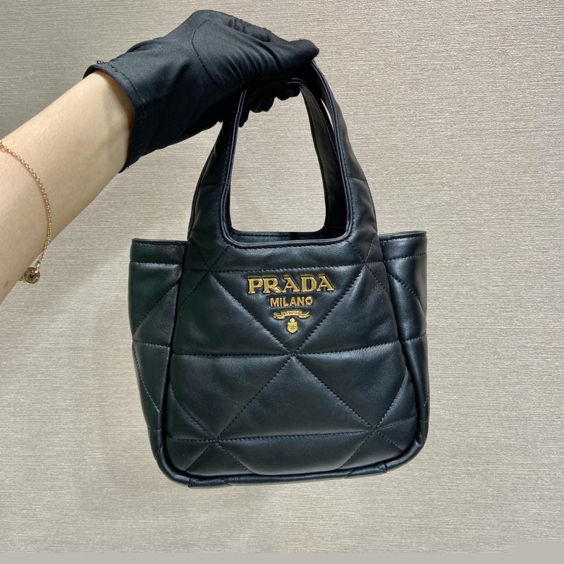 Pra*a shopping bags